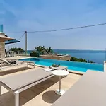 Βίλα Seaview Nautique, A 3-bedroom With A 32 Sqm Heated Private Pool And A Whirlpool Jesenice (Split-Dalmatia)