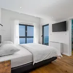Seaview Nautique, A 3-bedroom With A 32 Sqm Heated Private Pool And A Whirlpool