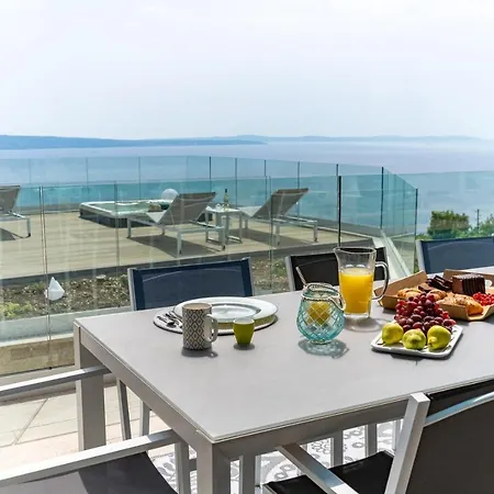 Seaview Nautique, A 3-bedroom With A 32 Sqm Heated Private Pool And A Whirlpool Villa Jesenice (Split-Dalmatia)