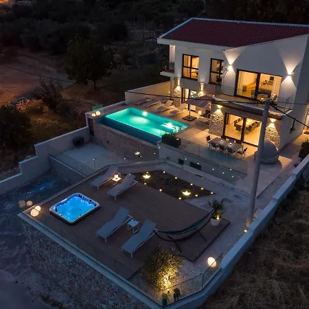 Seaview Nautique, A 3-bedroom With A 32 Sqm Heated Private Pool And A Whirlpool Villa Jesenice (Split-Dalmatia)