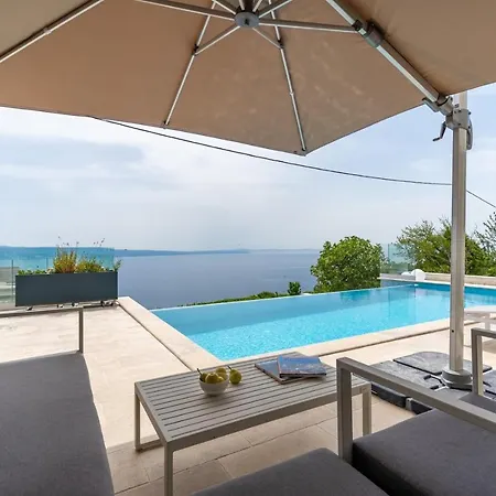 Seaview Nautique, A 3-bedroom With A 32 Sqm Heated Private Pool And A Whirlpool