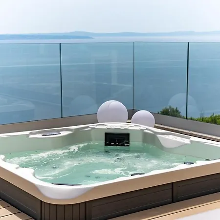 Seaview Nautique, A 3-bedroom With A 32 Sqm Heated Private Pool And A Whirlpool * Jesenice (Split-Dalmatia)