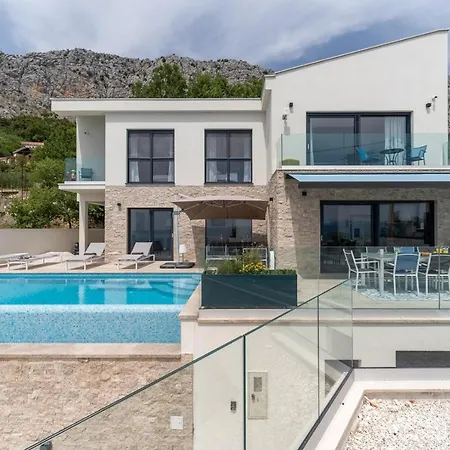 Seaview Nautique, A 3-bedroom With A 32 Sqm Heated Private Pool And A Whirlpool Βίλα Jesenice (Split-Dalmatia)